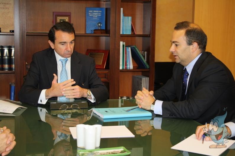 FOTO MASweb. Jaime Carnicero se reúne con el presidente de la CHT 14.10.14